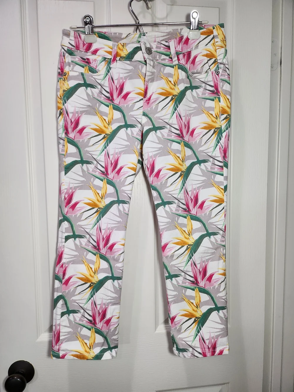 Tommy Bahama Tropical Bird of Paradise Crop Pants Size 8
